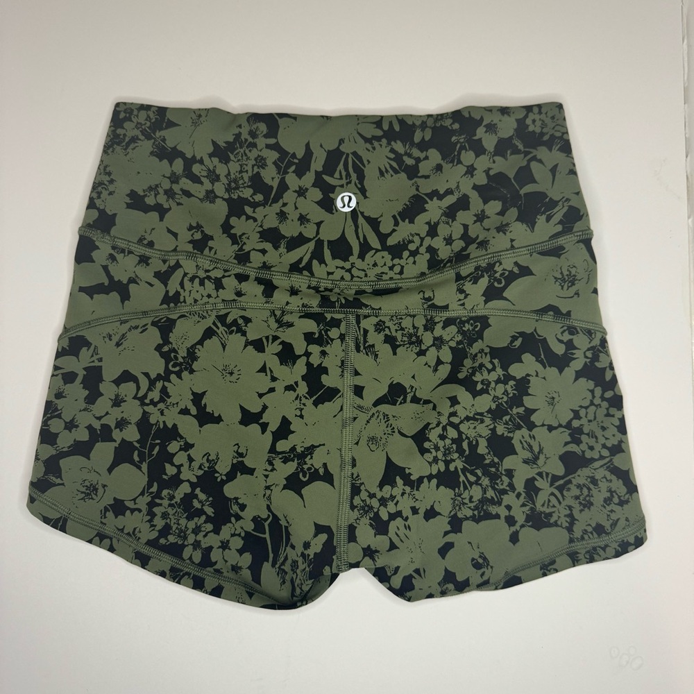 Lululemon green floral shorts size 6